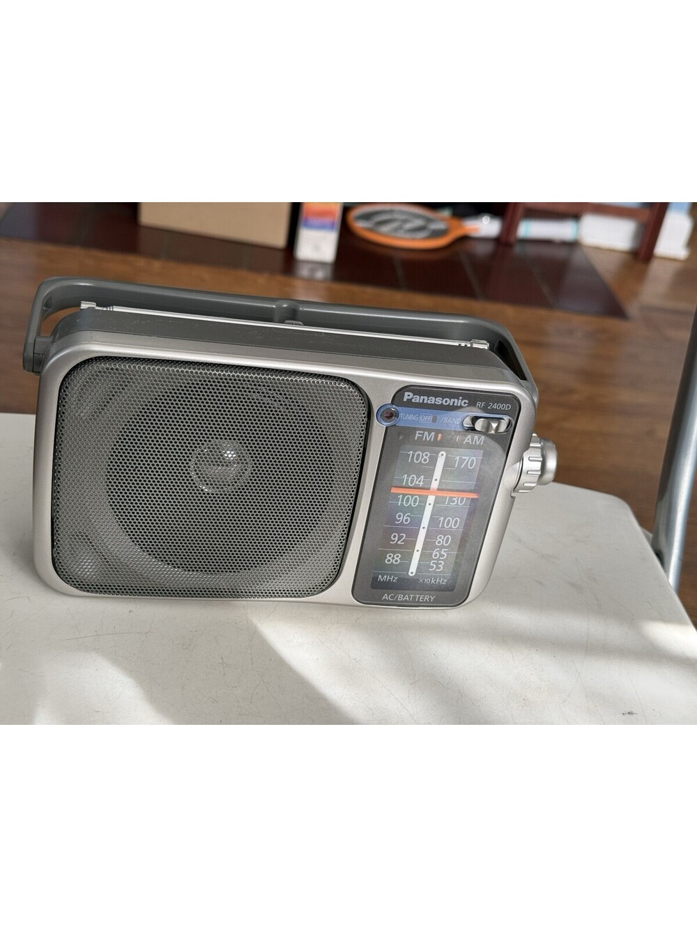 Panasonic RF-2400D / RF-2400 Portable FM/AM Radio with AFC Tuner Panasonic